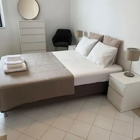 Casa Porto Marina アパート ヴィラモウラ